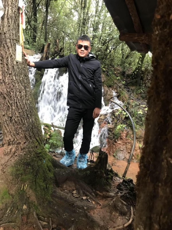 譕忄的第一张照片--淄博相亲服务中心