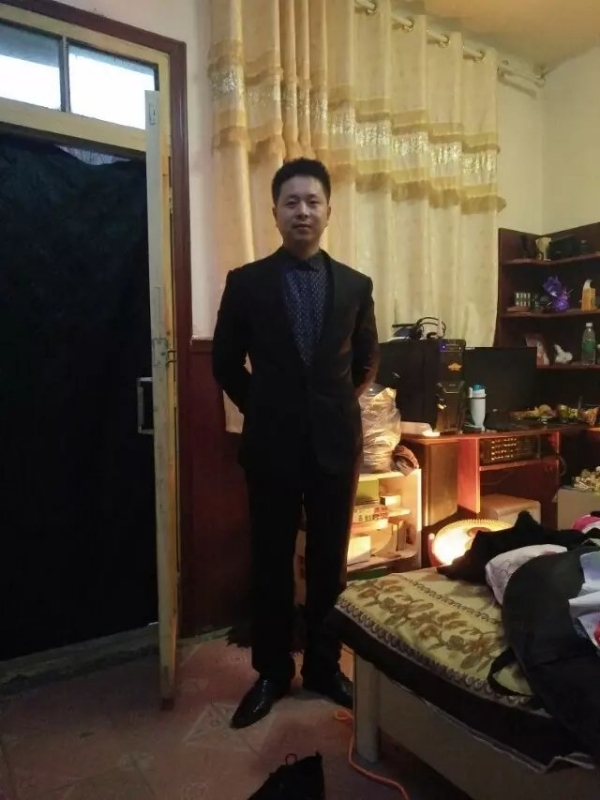 亮亮的第一张照片--淄博相亲服务中心