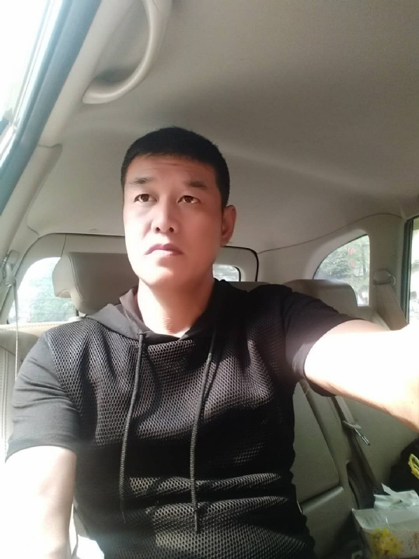 深爱的疯子的第一张照片--淄博相亲服务中心