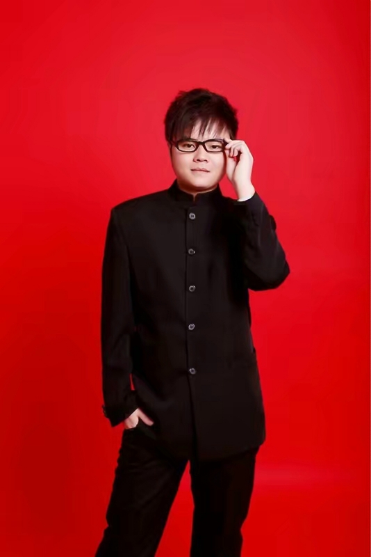 站在远处看童年的第一张照片--淄博相亲服务中心