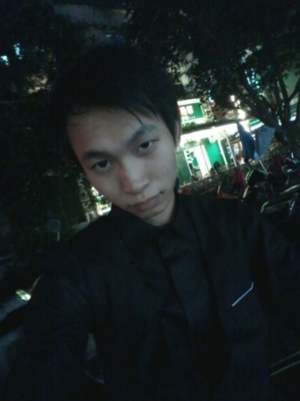 瞬间回眸的第一张照片--淄博相亲服务中心