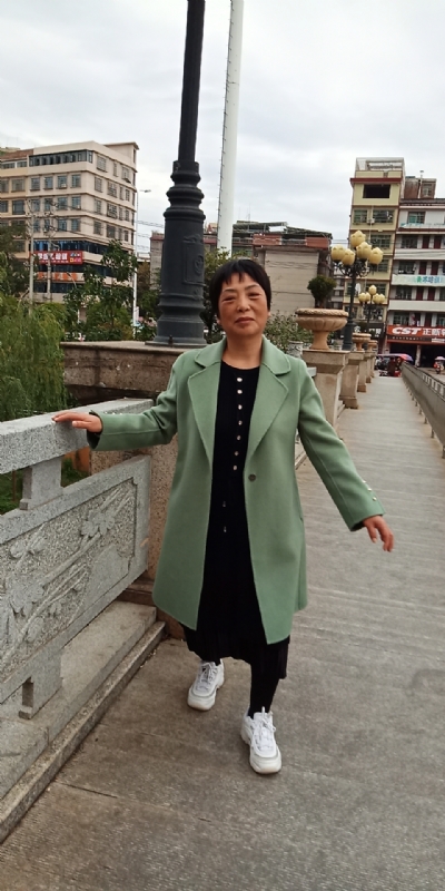 小玲的第一张照片--淄博相亲服务中心