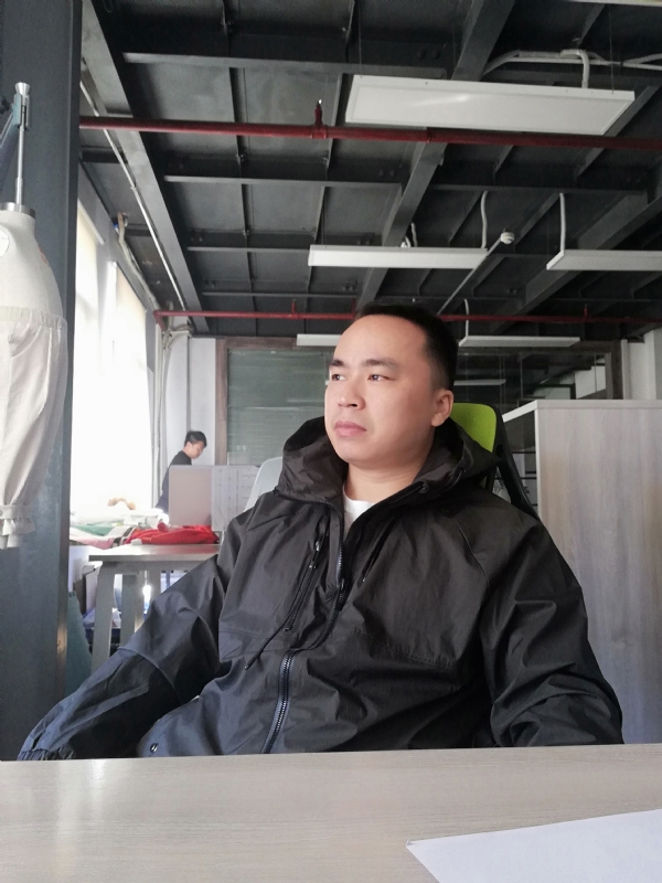 左眼皮跳跳的第一张照片--淄博相亲服务中心