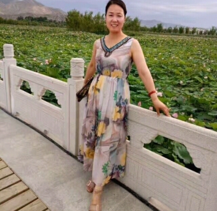 红叶的第一张照片--淄博相亲服务中心