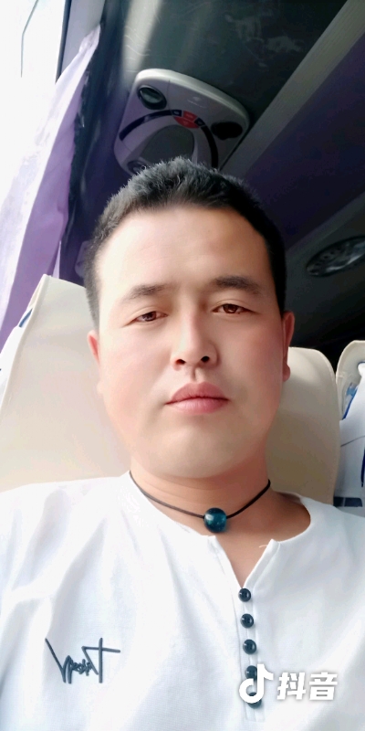 瞬间被爱上的第一张照片--淄博相亲服务中心