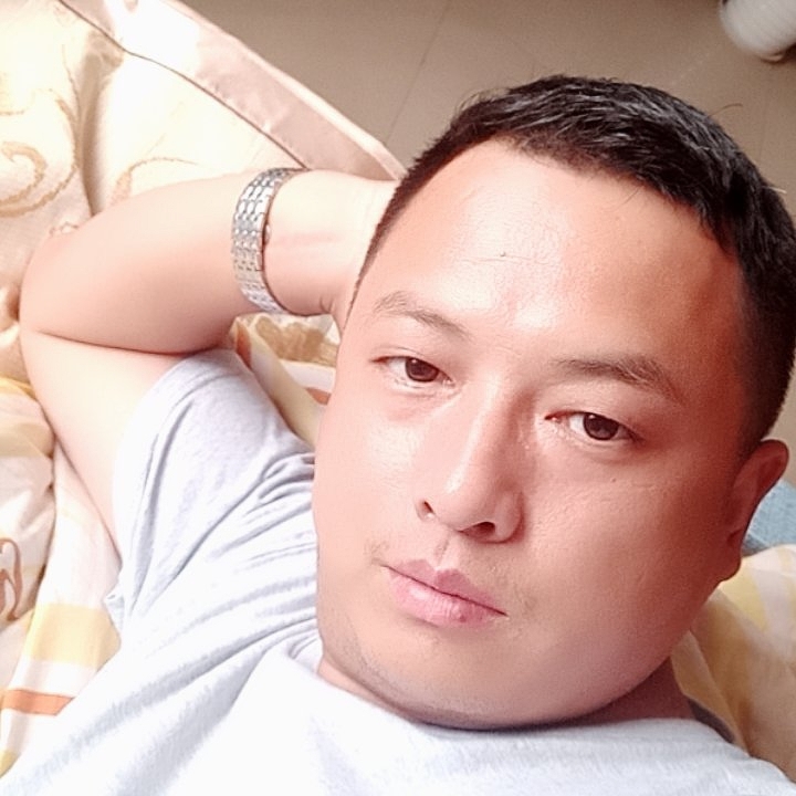 忘世情的第一张照片--淄博相亲服务中心