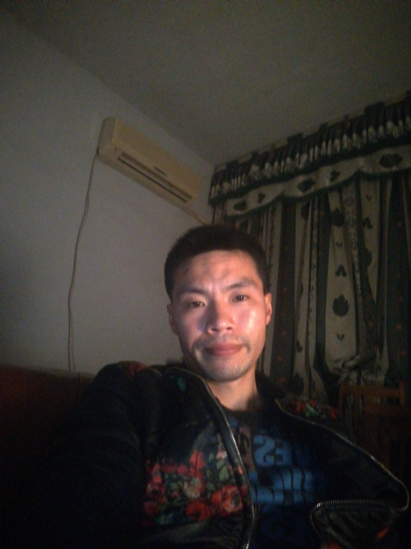 性情男儿的第一张照片--淄博相亲服务中心