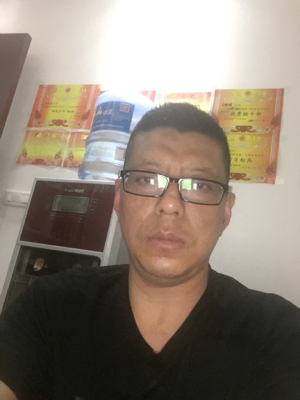 牵手的第一张照片--淄博相亲服务中心