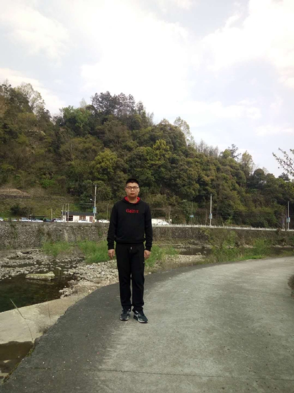 等着上钩的鱼的第二张照片--淄博相亲服务中心