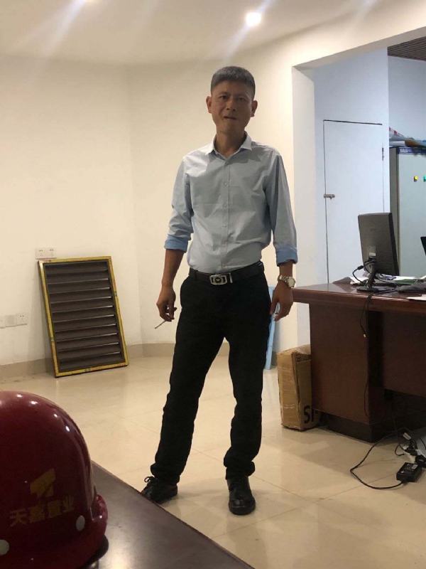 郁闷之中的第一张照片--淄博相亲服务中心