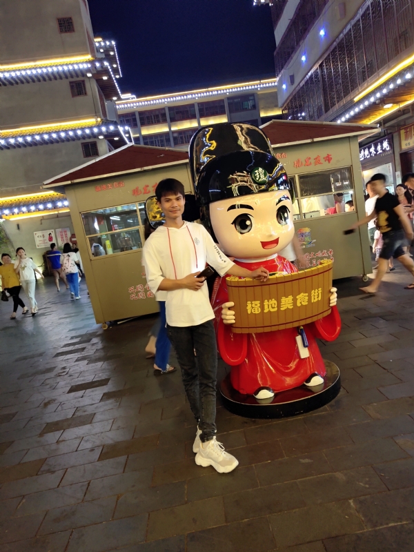 圆嘟嘟的瘦子的第一张照片--淄博相亲服务中心