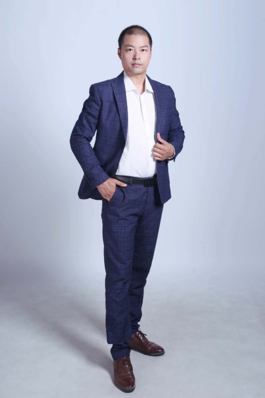 努力的青年的第一张照片--淄博相亲服务中心