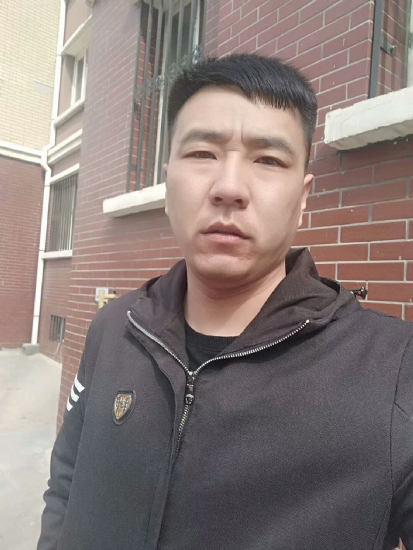 谁伴我闯荡的第一张照片--淄博相亲服务中心