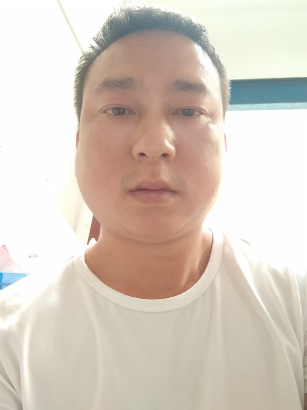 大叔的第一张照片--淄博相亲服务中心