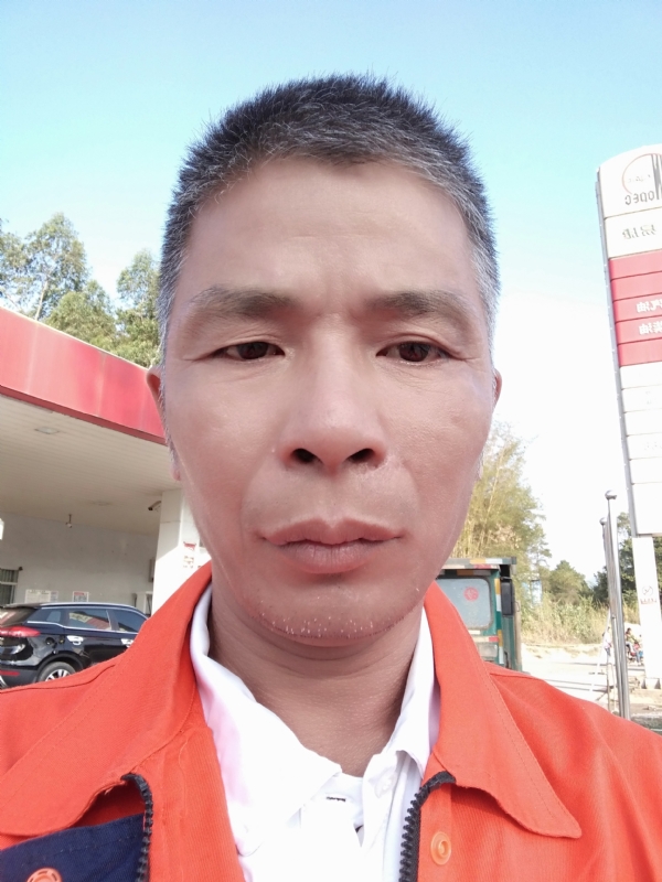 静候缘分的第一张照片--淄博相亲服务中心