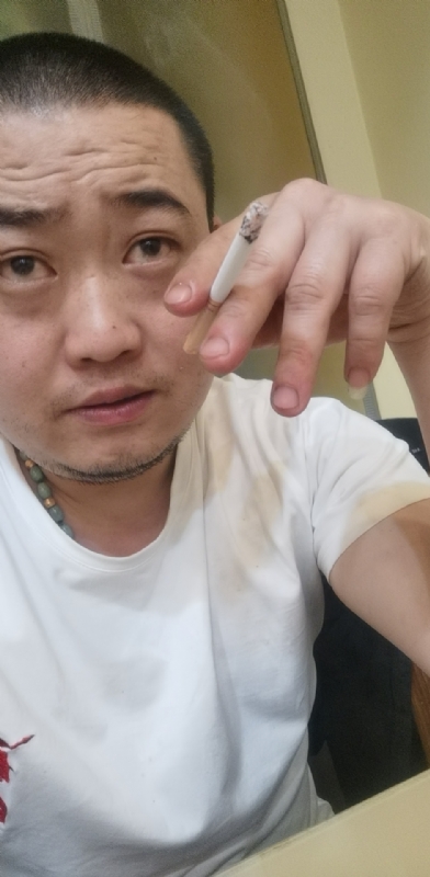 孤独的螃蟹的第一张照片--淄博相亲服务中心