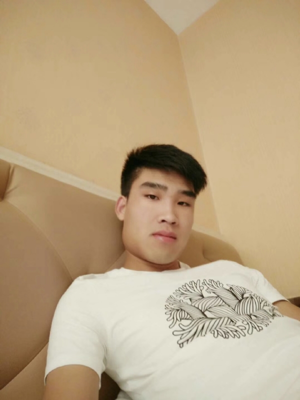 谁不曾孤单上路的第一张照片--淄博相亲服务中心