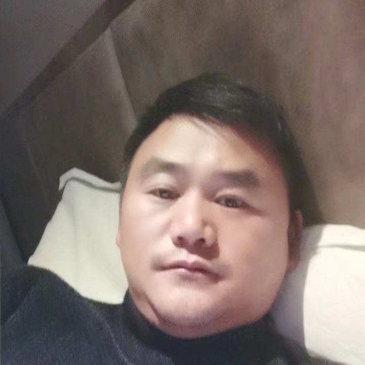 奔跑的第三张照片--淄博相亲服务中心