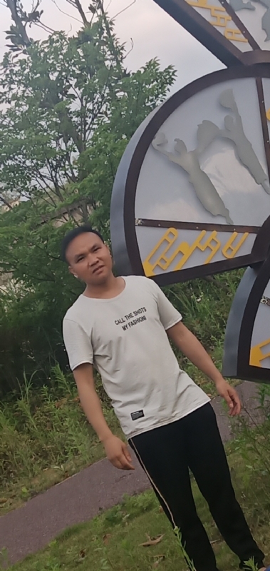 愉快的阳光的第一张照片--淄博相亲服务中心