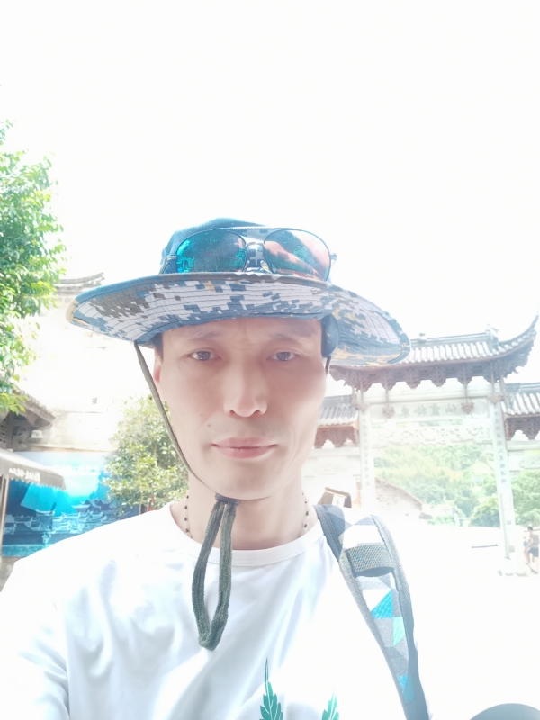 童群海的第一张照片--淄博相亲服务中心