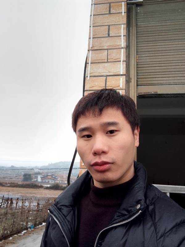 银色的羽翼的第一张照片--淄博相亲服务中心