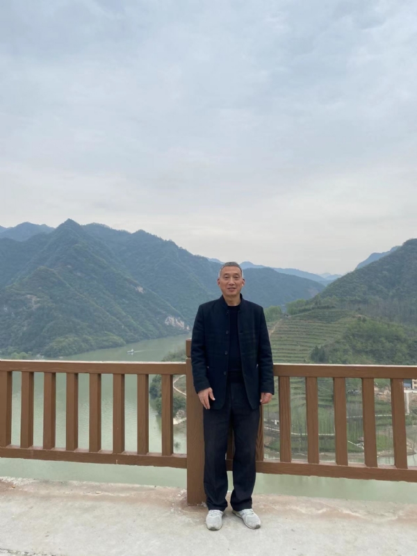 雪芳的第一张照片--淄博相亲服务中心