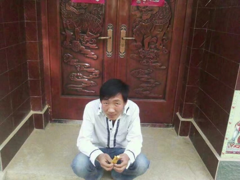 潘先生的第一张照片--淄博相亲服务中心