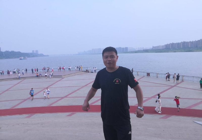 曾经心疼的我的第一张照片--淄博相亲服务中心