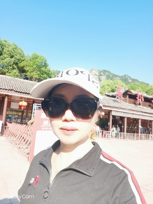 山百合的第一张照片--淄博相亲服务中心