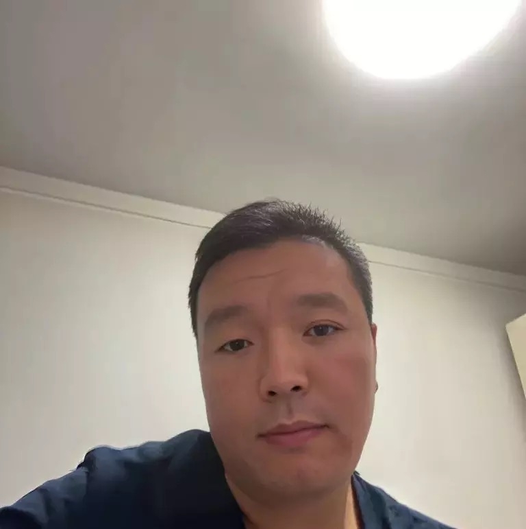 穿唐装的松鼠的第一张照片--淄博相亲服务中心