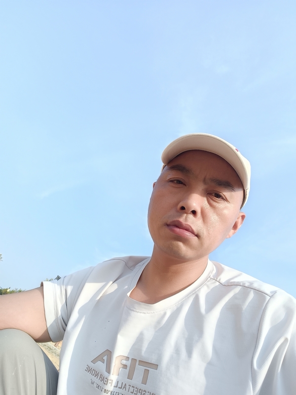 哥哥的第一张照片--淄博相亲服务中心