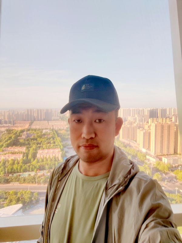 勇攀高峰的第二张照片--淄博相亲服务中心