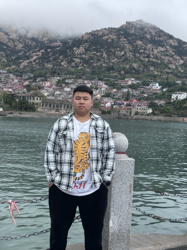 谨慎的第一张照片--淄博相亲服务中心