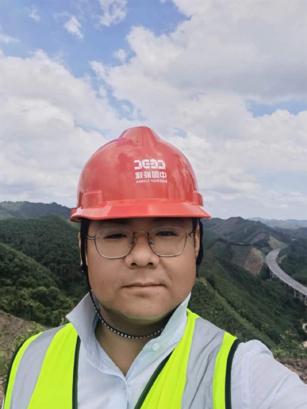 冰城小土匪的第一张照片--淄博相亲服务中心