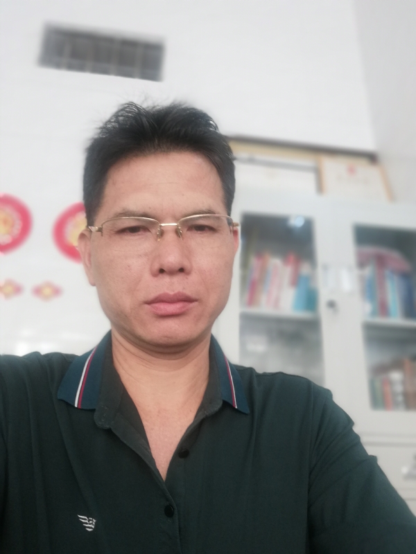 后视镜的第二张照片--淄博相亲服务中心